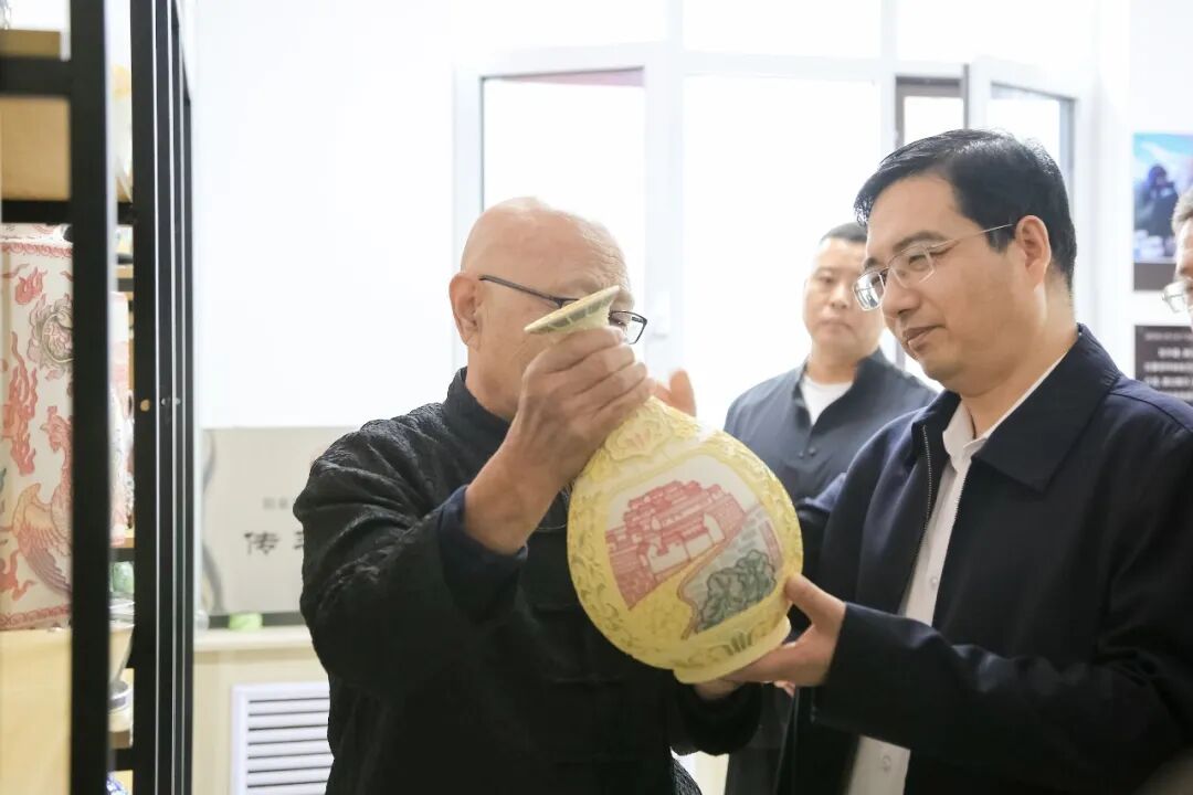 李遊调研人才队伍建设和基层党建工作